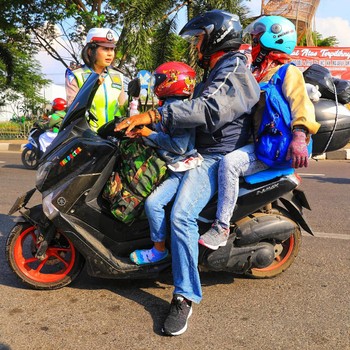 H-7 Lebaran, Pemudik Sepeda Motor Mulai Terlihat di Cirebon