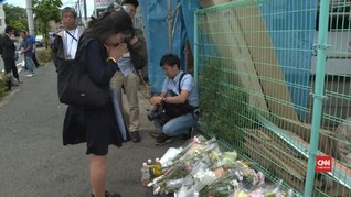VIDEO: Warga Jepang Beri Penghormatan Pada Korban Penusukan