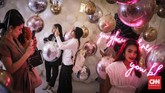 Terdapat 12 ruangan instalasi dengan konsep berbeda-beda untuk pengunjung berfoto. (CNN Indonesia/ Hesti Rika)