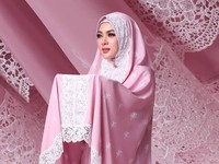 Intip Bisnis Mukena Mahal Milik Selebriti, Pilih Mana?