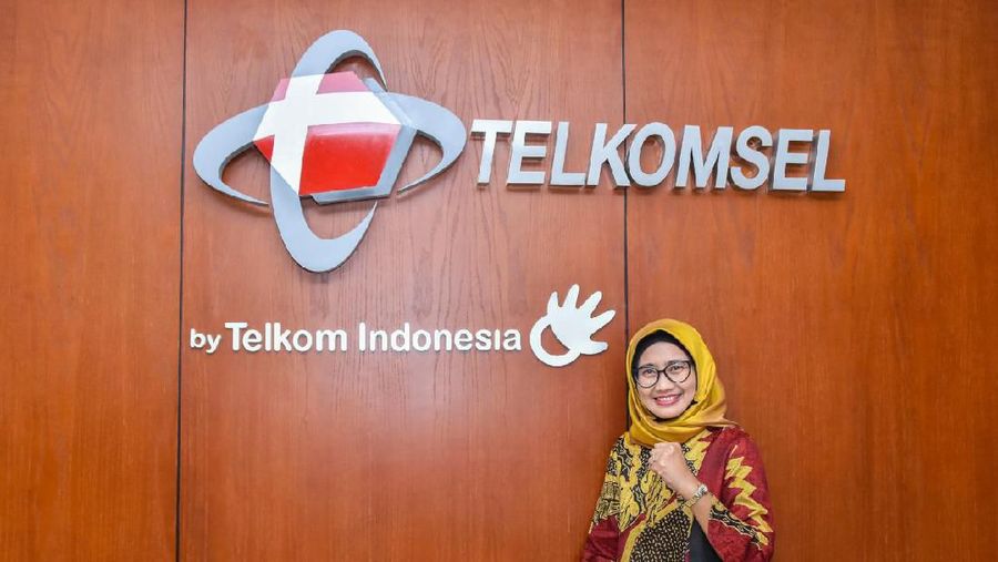 Menteri BUMN Erick Thohir memutuskan untuk menunjuk Emma Sri Martini sebagai Direktur Keuangan PT Pertamina padahal baru lima bulan jadi Dirut Telkomsel.