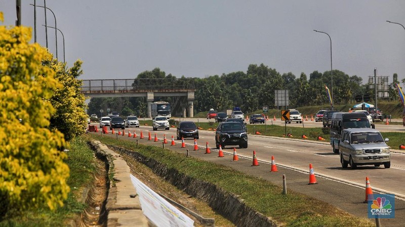 Dampak penerapkan sistem one way, saat ini situasi jalan ramai lancar.