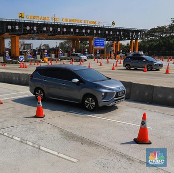 Penampakan Rekayasa Contra Flow & One Way di Tol Cikampek