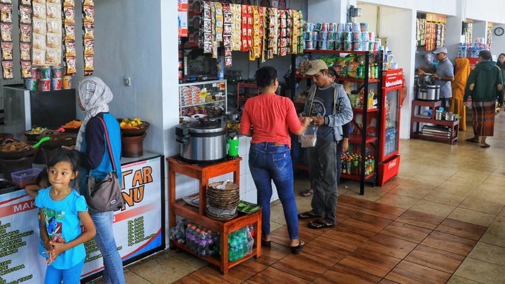Jokowi Kesal Rest Area, Basuki Sebut KFC: Aturan Mau Direvisi Ketentuan soal rest area akan direvisi.