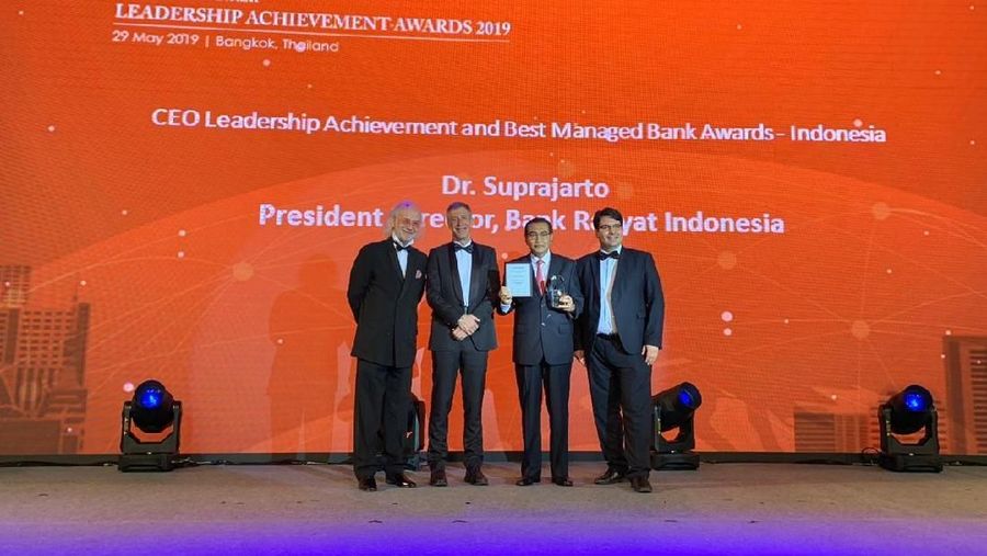 Direktur Utama PT Bank Rakyat Indonesia Tbk (BBRI) Suprajarto meraih penghargaan bergengsi berskala internasional dari The Asian Banker.