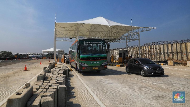 Penerapan contraflow di Tol Japek ke arah Jakarta berlaku mulai Km 72 sampai Km 29.
