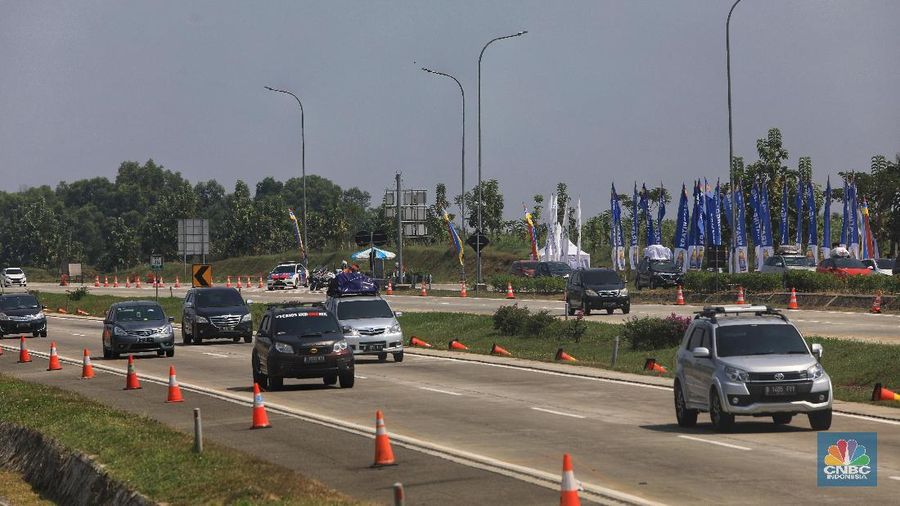 Kendati jumlahnya menurun, Menteri Perhubungan (Menhub) Budi Karya Sumadi mengimbau semua pihak untuk tetap waspada.
