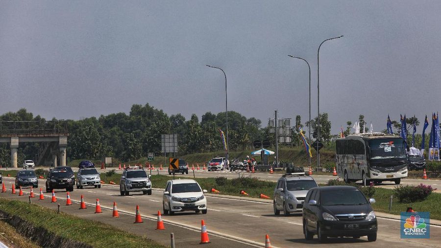 Dampak penerapkan sistem one way, saat ini situasi jalan ramai lancar.