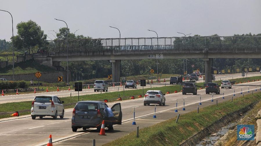 Dampak penerapkan sistem one way, saat ini situasi jalan ramai lancar.