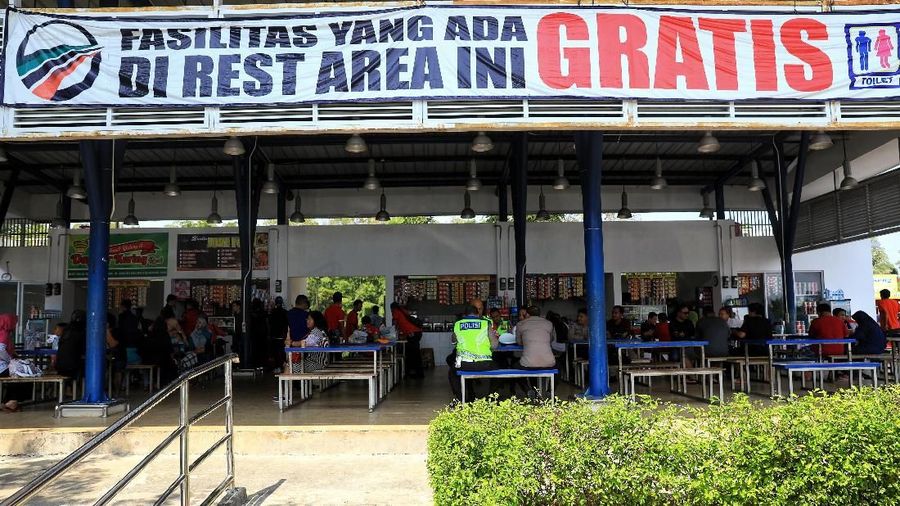 Menteri Basuki menganggap waralaba asing harus tetap ada di rest area.