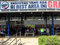 Jokowi Kesal Soal Rest Area, Basuki: Harus Ada KFC-Starbucks!