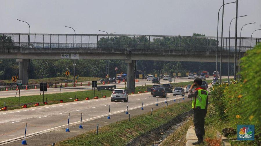 Dampak penerapkan sistem one way, saat ini situasi jalan ramai lancar.
