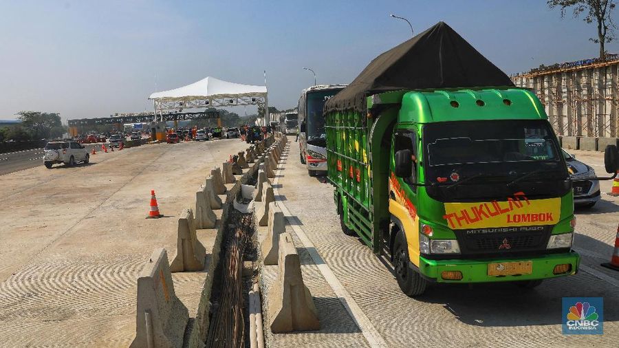 Penerapan contraflow di Tol Japek ke arah Jakarta berlaku mulai Km 72 sampai Km 29.
