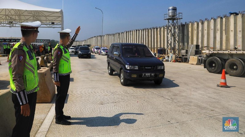 Penerapan contraflow di Tol Japek ke arah Jakarta berlaku mulai Km 72 sampai Km 29.