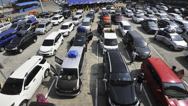 Tiket Pesawat Mahal, Pemudik Banjiri Jalanan