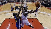 Dengan torehan 32 poin forward Pascal Siakam (kanan) jadi top skor Raptors di gim 1 final NBA 2019. Siakam melakukan 8 kali rebound dan tiga tembakan three point. (REUTERS/Kyle Terada-USA TODAY Sports)