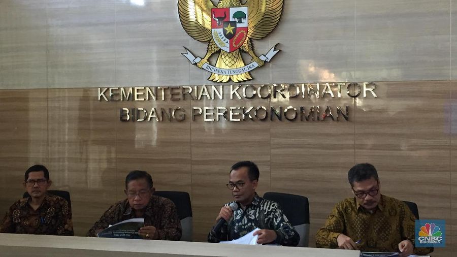Menteri Koordinator Bidang Perekonomian Darmin Nasution tak menutup kemungkinan untuk mengeluarkan kembali paket kebijakan ekonomi