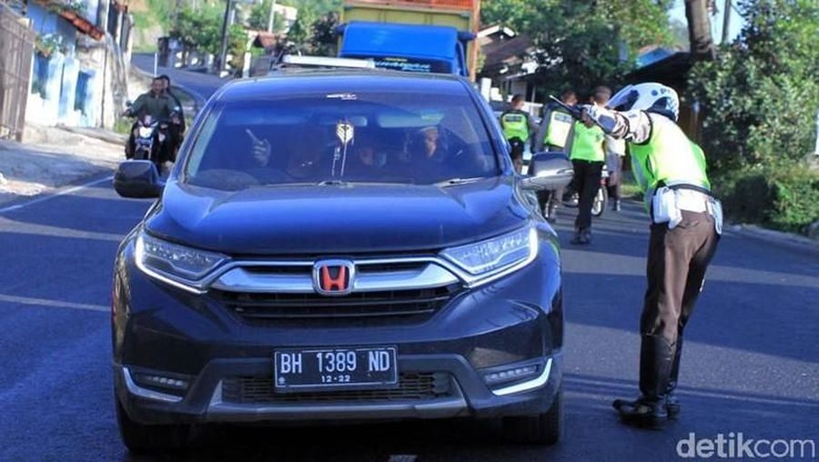 Pengalihan arus ini dilakukan agar mengurai kepadatan di wilayah Limbangan.