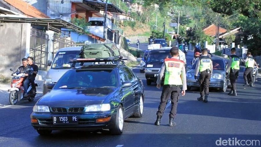 Pengalihan arus ini dilakukan agar mengurai kepadatan di wilayah Limbangan.