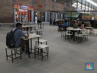 Ada KFC dan Starbucks di Rest Area, Beda Jokowi & Basuki