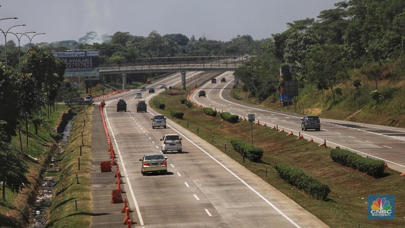 Pemberlakukan sistem one way mempengaruhi kepadatan kendaraaan di tol Cipali.