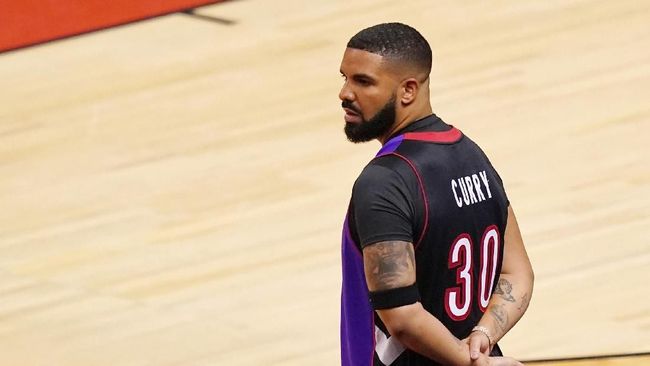 Drake Dicekal Radio AS karena Beda Pilihan Tim Basket