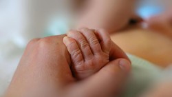 Cerita Haru Dokter di NTT Sukses Selamatkan Bayi Prematur 1,5 Kg usai Gempa