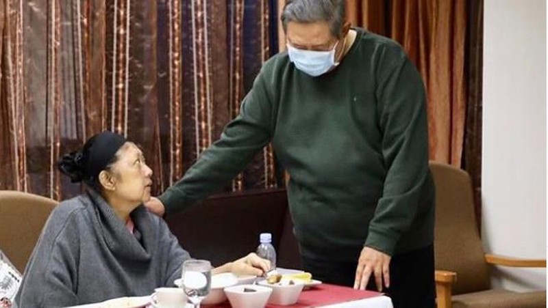 Ani Yudhoyono meninggal dunia pada Sabtu (1/6/2019) pukul 11.50 waktu Singapura.