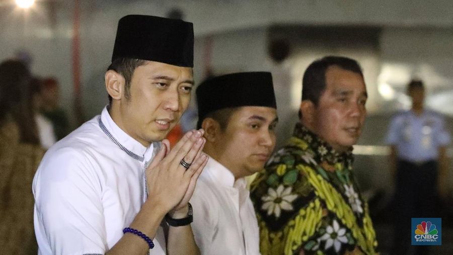 Jenazah Ani Yudhoyono diterbangkan diterbangkan pada pukul 20.37 waktu Singapura.