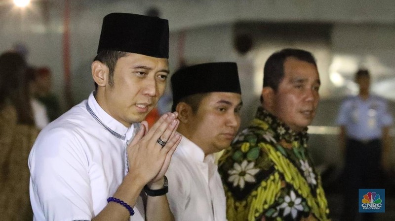 Jenazah Ani Yudhoyono diterbangkan diterbangkan pada pukul 20.37 waktu Singapura.