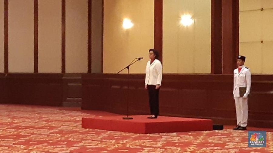 Menteri Keuangan Sri Mulyani Indrawati memimpin upacara bendera memperingati Hari Lahir Pancasila. Upacara dilakukan di Gedung Dhanapala Kementerian Keuangan.