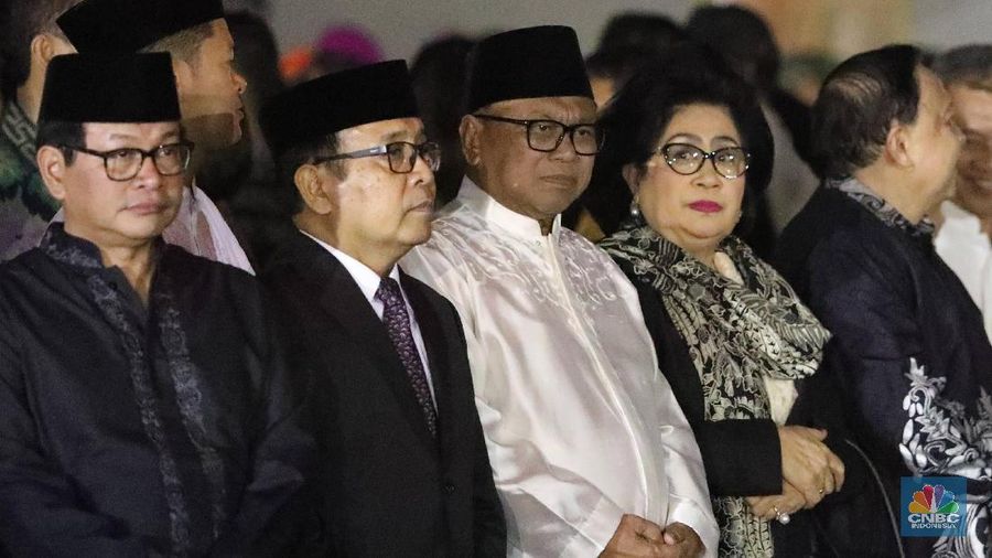 Jenazah Ani Yudhoyono diterbangkan diterbangkan pada pukul 20.37 waktu Singapura.