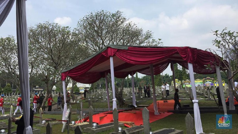 Suasana di Taman Makam Pahlawan Kalibata, Jakarta Selatan, jelang pemakaman mendiang Ani Yudhoyono, Minggu (2/6/2019).