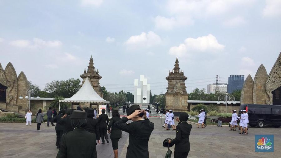 Suasana di Taman Makam Pahlawan Kalibata, Jakarta Selatan, jelang pemakaman mendiang Ani Yudhoyono, Minggu (2/6/2019).