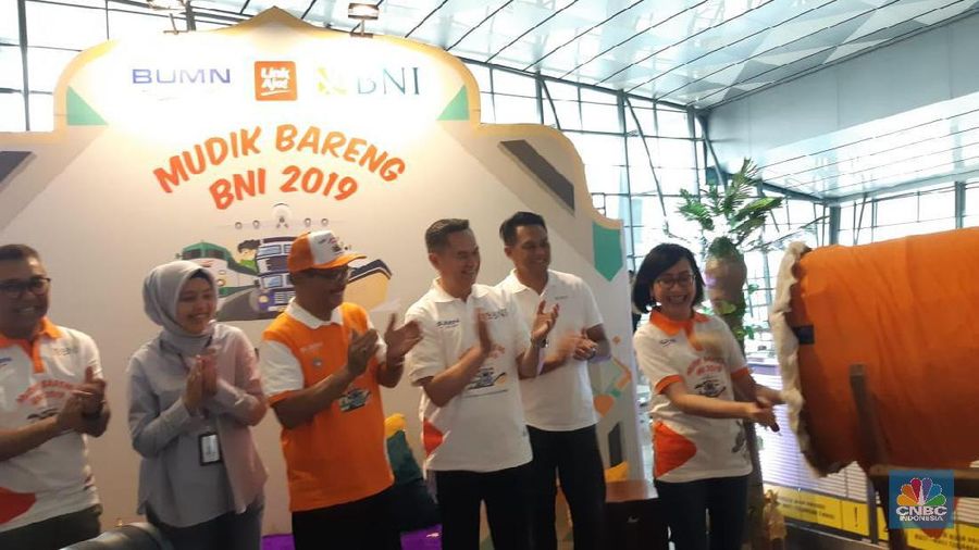 PT Bank Negara Indonesia Tbk (BBNI) menerbangkan 250 orang pemudik ke Solo dan Yogyakarta.