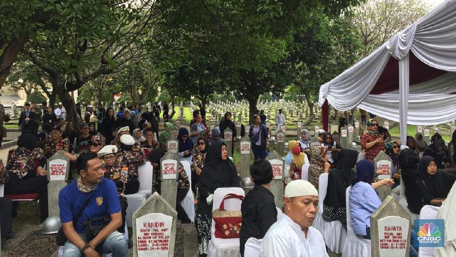 Suasana di Taman Makam Pahlawan Kalibata, Jakarta Selatan, jelang pemakaman mendiang Ani Yudhoyono, Minggu (2/6/2019).
