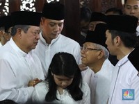 LIVE STREAMING: Upacara Persemayaman Ani Yudhoyono di Cikeas