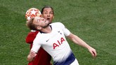 Harry Kane kesulitan mendapat peluang untuk mencetak gol di final. (REUTERS/Sergio Perez)