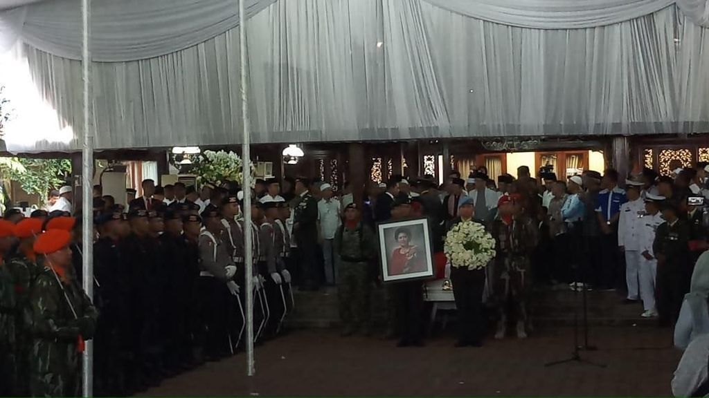 Ibas Serahkan Jenazah Ani Yudhoyono ke Pemerintah untuk Dimakamkan