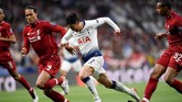 Son Heung-min menjadi pemain Tottenham Hotspur yang cukup menonjol. Selama 2x45 menit, Son kerap merepotkan barisan pertahanan Liverpool. (REUTERS/Toby Melville)