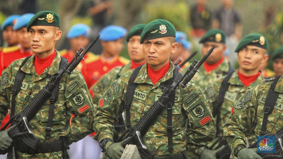 Sejumlah mantan Kepala Negara dan keluarganya hadir dalam pemakaman Ani Yudhoyono.