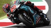Pebalap Petronas Yamaha Fabio Quartararo berada di posisi kedua setelah terpaut 0,214 detik dari catatan waktu Marc Marquez. (AP Photo/Antonio Calanni)