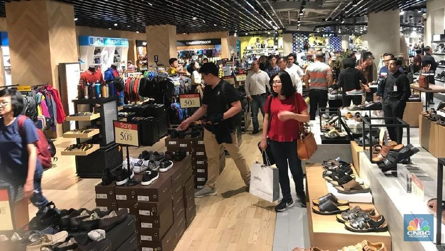 Grand Indonesia (GI) memberikan penawaran diskon sampai dengan 70% di lebih dari 200 tenant pada Midnight Sale ini.