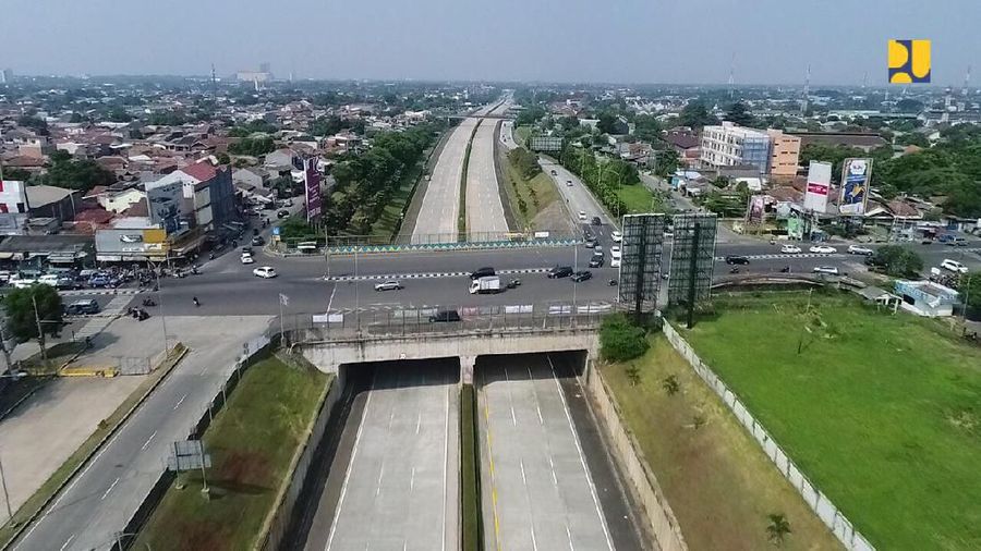 Emiten karya dan emiten properti ramai diburu pelaku pasar setelah paparan lima tahun ke depan Presiden Jokowi kembali fokus pada proyek pembangunan