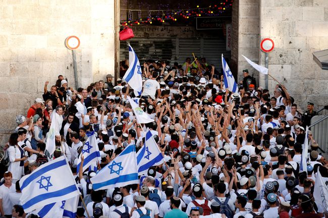 Jelang Idul Fitri, Warga Israel Rayakan Pencaplokan Yerusalem - CNN Indonesia