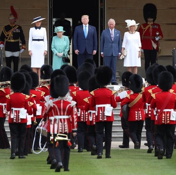 Upacara Mewah Sambut Trump di Istana Buckingham Inggris