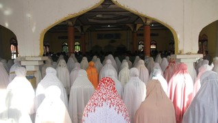 Muslim di Pesantren Mahfilud Dluror Jember Lebaran Hari Ini