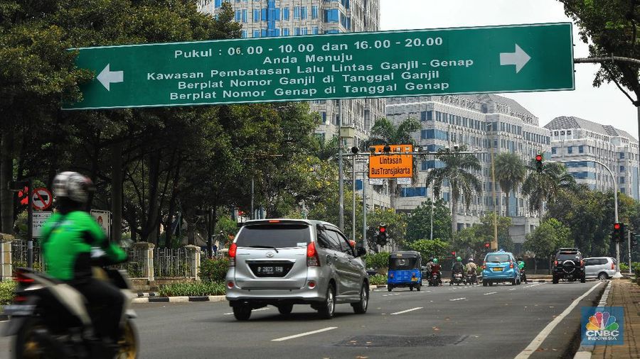 Kondisi lalu lintas ini terjadi karena sebagian warga Jakarta telah pulang ke kampung halaman untuk merayakan Idul Fitri.