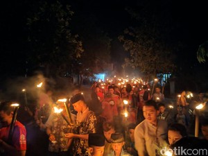 Bacaan Takbiran Allahu Akbar Kabiro Lengkap Arab-Latin dan Waktu Membacanya