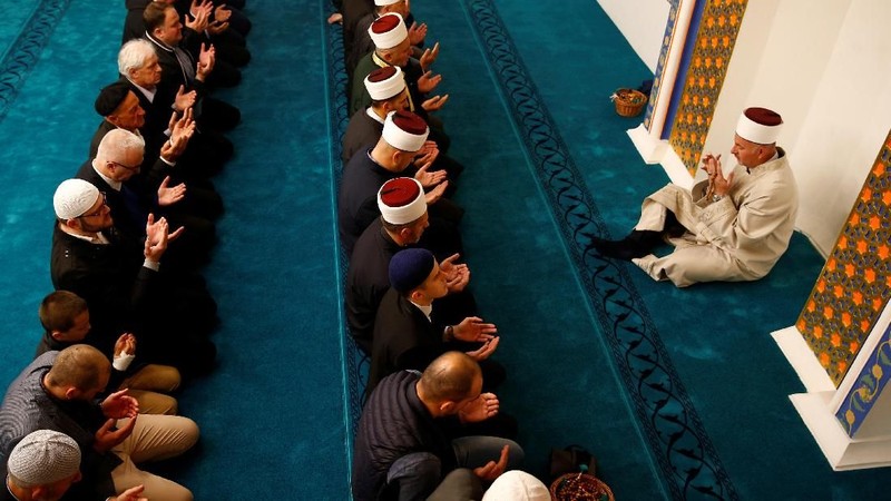 Pengumuman hari pertama Idul Fitri itu dilakukan usai pihaknya melakukan pengamatan bulan pada Senin (3/6).